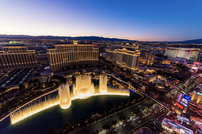 How to Experience Las Vegas Without Breaking the Bank